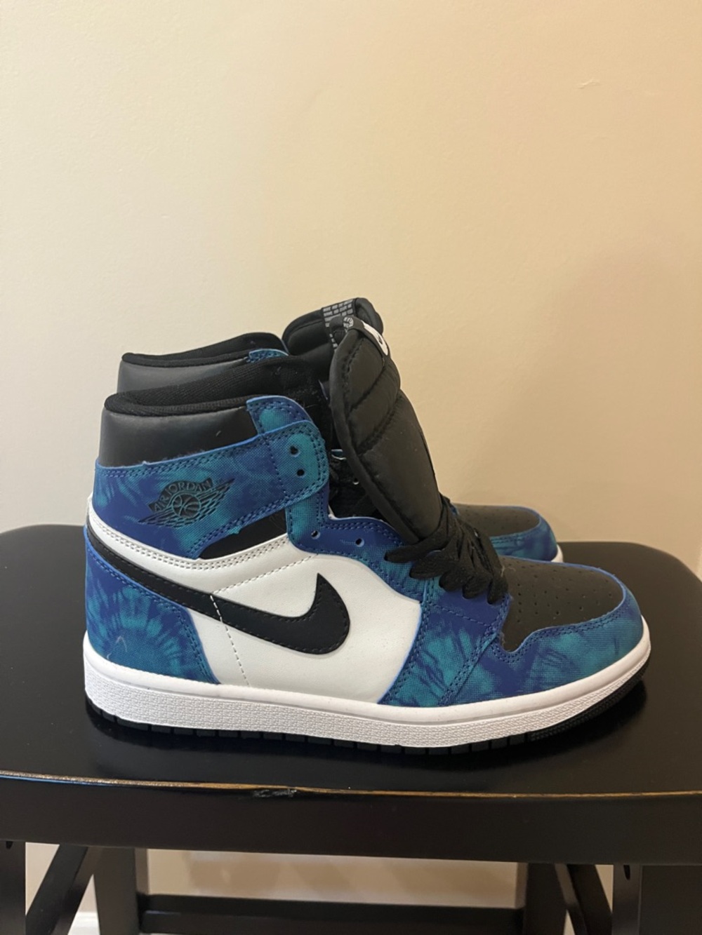 NWOT Retro High OG - Blue Tie-Dye, Black & White - Picture 4 of 9